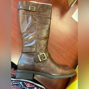 Wear Ever women’s boots brown size 8